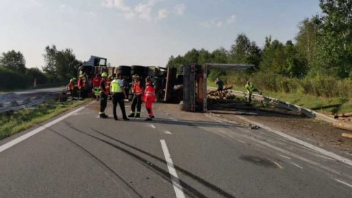 Nehoda kamionu na dálnici D3