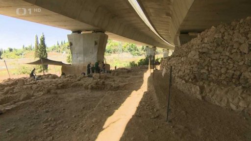 Odkrývání chrámového komplexu Tel Motza