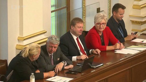 Omezení zahraničních cest