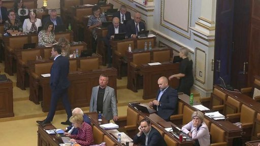 Schvalování úsporného balíčku v pátek