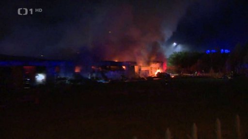 Rozsáhlý požár továrny v Turnově