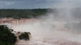 Hodně vody ve vodopádech Iguazu
