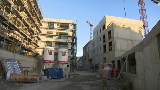 Stavební výroba dál slábne