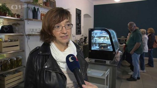 Výdej potravin potřebným