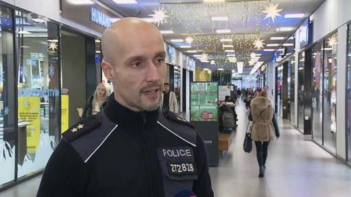 Krádeže v přelidněných obchodech