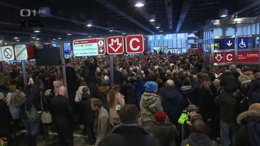 Rušení kulturních akcí