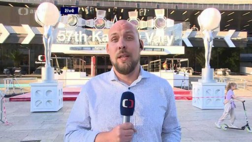 Russell Crowe míří do Karlových Varů