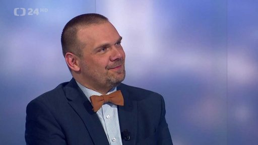 (Ne)zmrazení platů ústavních činitelů