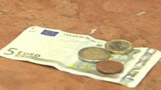 Jak Češi platí v cizině