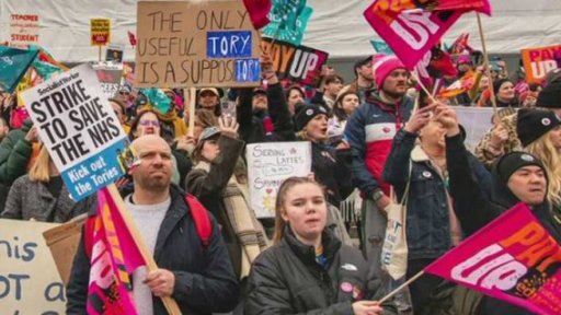 Stávky ve Francii i Spojeném království