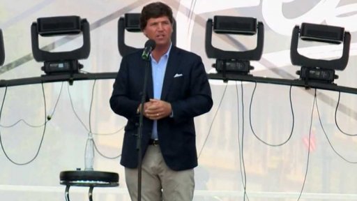 Fox News opouští její tvář Tucker Carlson