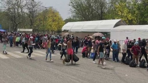 Migranti v Mexiku vyhlížejí konec nařízení č. 42