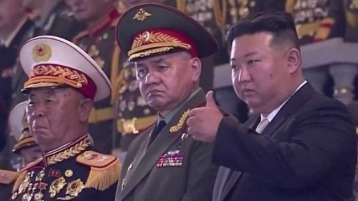 KLDR předvedla Rusku a Číně zbraně