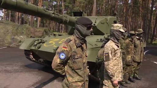 Ukrajinci se učí ovládat tanky Leopard 1