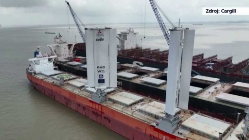 Plachty jako budoucnost nákladní lodní dopravy?