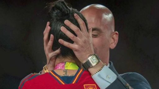 Šéf španělského fotbalu odmítá odstoupit