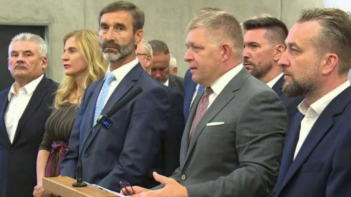 Slovenští politici sází na téma migrace, Fico straší migrační vlnou