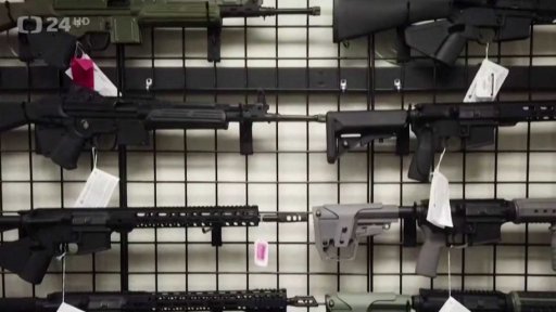 Zacyklená debata o držení zbraní v USA