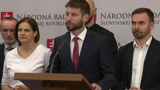 Kritika kroků slovenské vlády sílí