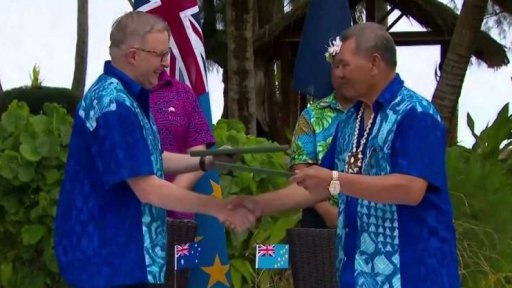 Migrační smlouva Austrálie a Tuvalu + rozhovor s R. Stojanovem