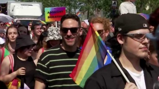 Maďarsko chce blokovat vstup Ukrajiny do EU, Švédsko před branami NATO