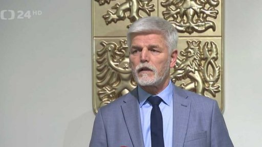 Prezident podepíše nižší valorizací penzí