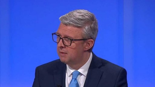 Vláda hledá desítky miliard korun do rozpočtu