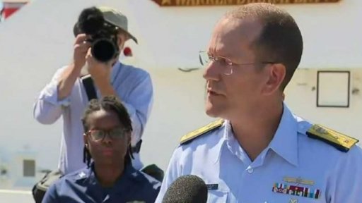 Pobřežní stráž ke ztracené ponorce