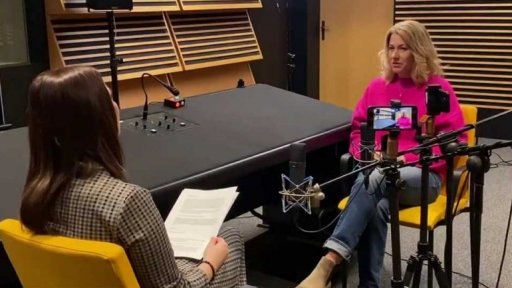 Background ČT24: Tereza Engelová