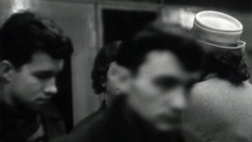 Předvánoční shon v pražské Bílé labuti (1962)