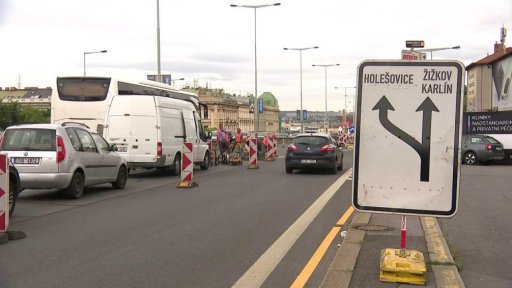 Dopravní omezení pro řidiče i MHD