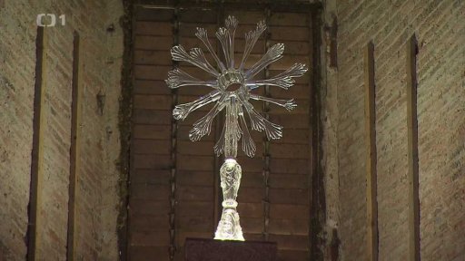 Sklo zdobí podzemí Vyšehradu