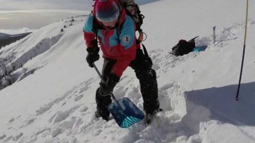 Věda kolem nás: jak vzniká lavina a jak voda proniká různými vrstvami sněhu