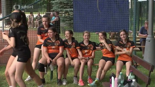 Příběh: Trojkový volejbal