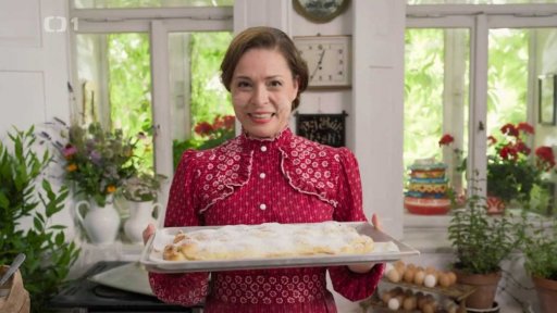 Závin z odpalovaného těsta s mákem a švestkami