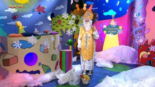 Ve školce pochrupuje sv. Mikuláš, kterému se ztratil čertík a andílek. František je pomáhá najít…