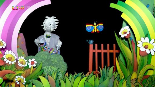 Pip zkouší, jakou budou mít kytičky půdu.