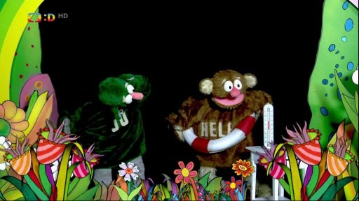 Hele se navlékne do plovacího kruhu, protože se už těší na letní koupání, Jů ho trošlku krotí, venku je zatím jen 20 stupňů.