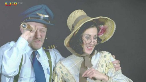 Teta Pipeta s Polapilem si užívají výlet v balónu, v tom přijde velký vítr, Pipeta letí zjistit, co se děje a Polapila nechá v balónu.