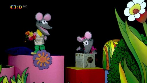 Tryský si čte zajímavou, ale smutnou knížku o růži, která se rozhodne nejít na zimu spát. Tryskáček to s ní sdílí.