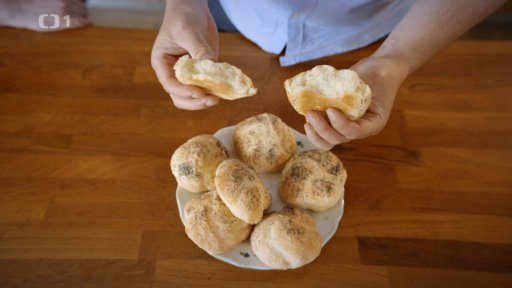 Kynuté pletené housky