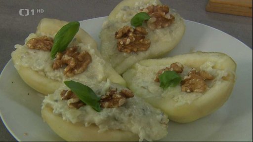 Hrušky plněné gorgonzolou a rajčata plněná tuňákem