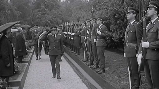 28. výročí osvobození Československa: položení věnců k památníku sovětských vojáků