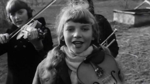 Dívčí kapela z polské vesnice