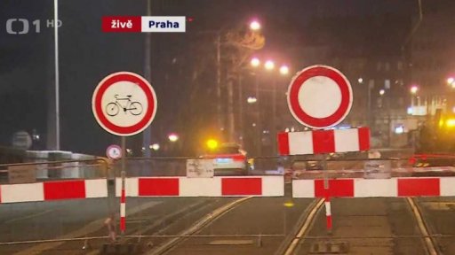 Zatěžkávací zkouška mostu přes obchvat u Olbramovic