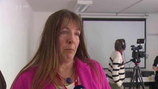 Přibývá lidí ohrožených chudobou