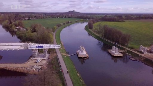 Výsun největšího lanového mostu v Česku