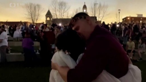 Úplné zatmění Slunce