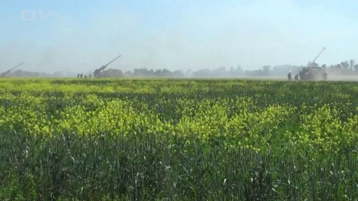 Macron připustil možnost vyslání vojáků na Ukrajinu