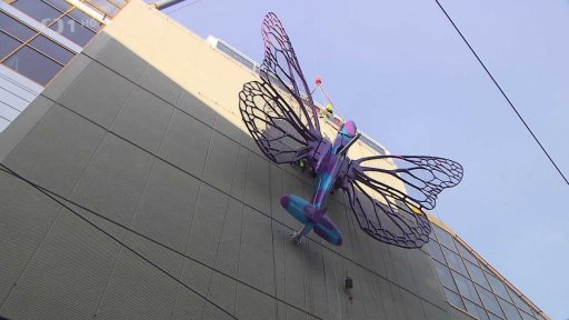 Sochy na budově Máj v Praze